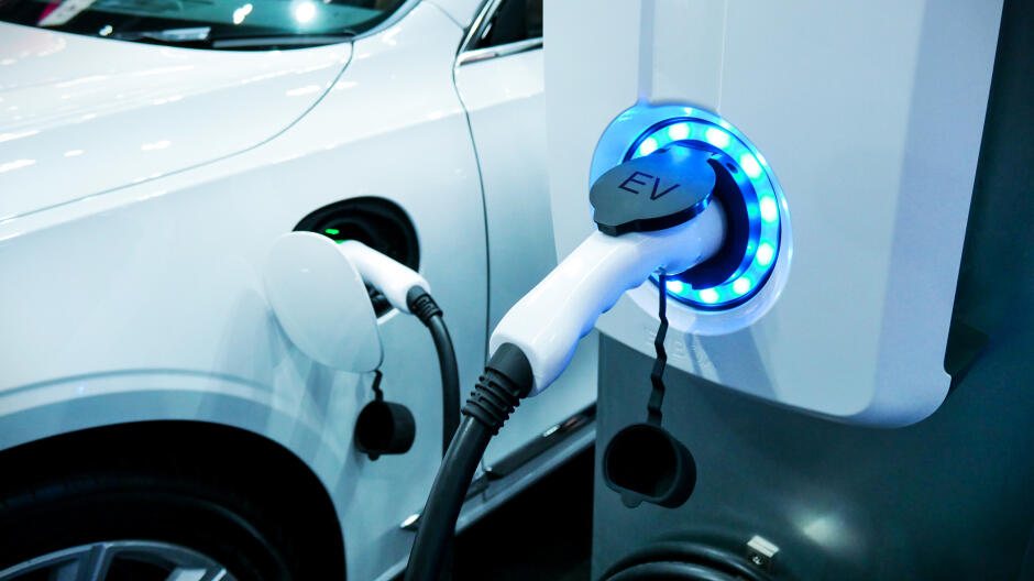 Firmy ratują sprzedaż aut elektrycznych. Skokowy wzrost