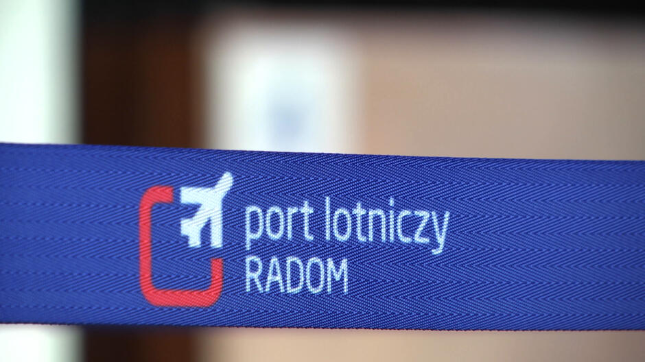Droga startowa do trzech milionów pasażerów. Umowa w sprawie lotniska w Radomiu