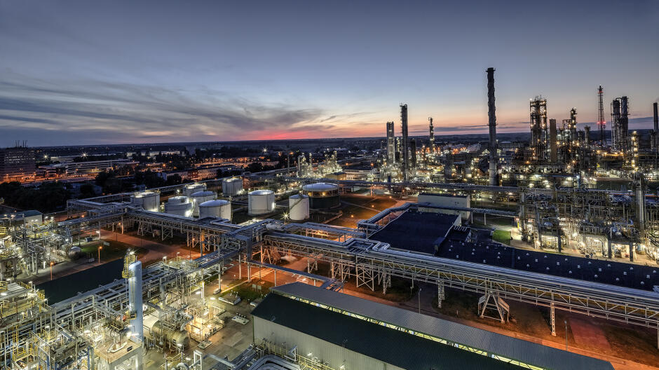 Fuzja Orlenu z Lotosem pod lupą Brukseli. Obawa o ograniczenie konkurencji