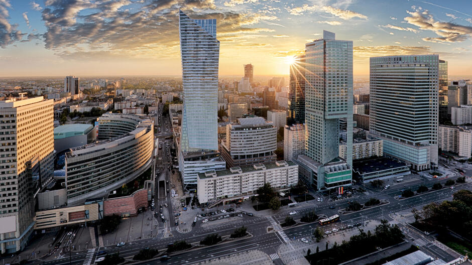 Warszawa w pogoni za Pragą. Raport o cenach luksusowych nieruchomości