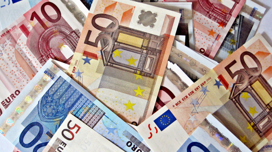 Zobaczył zdjęcie zmarłej żony na paczce papierosów. Domaga się potężnego odszkodowania