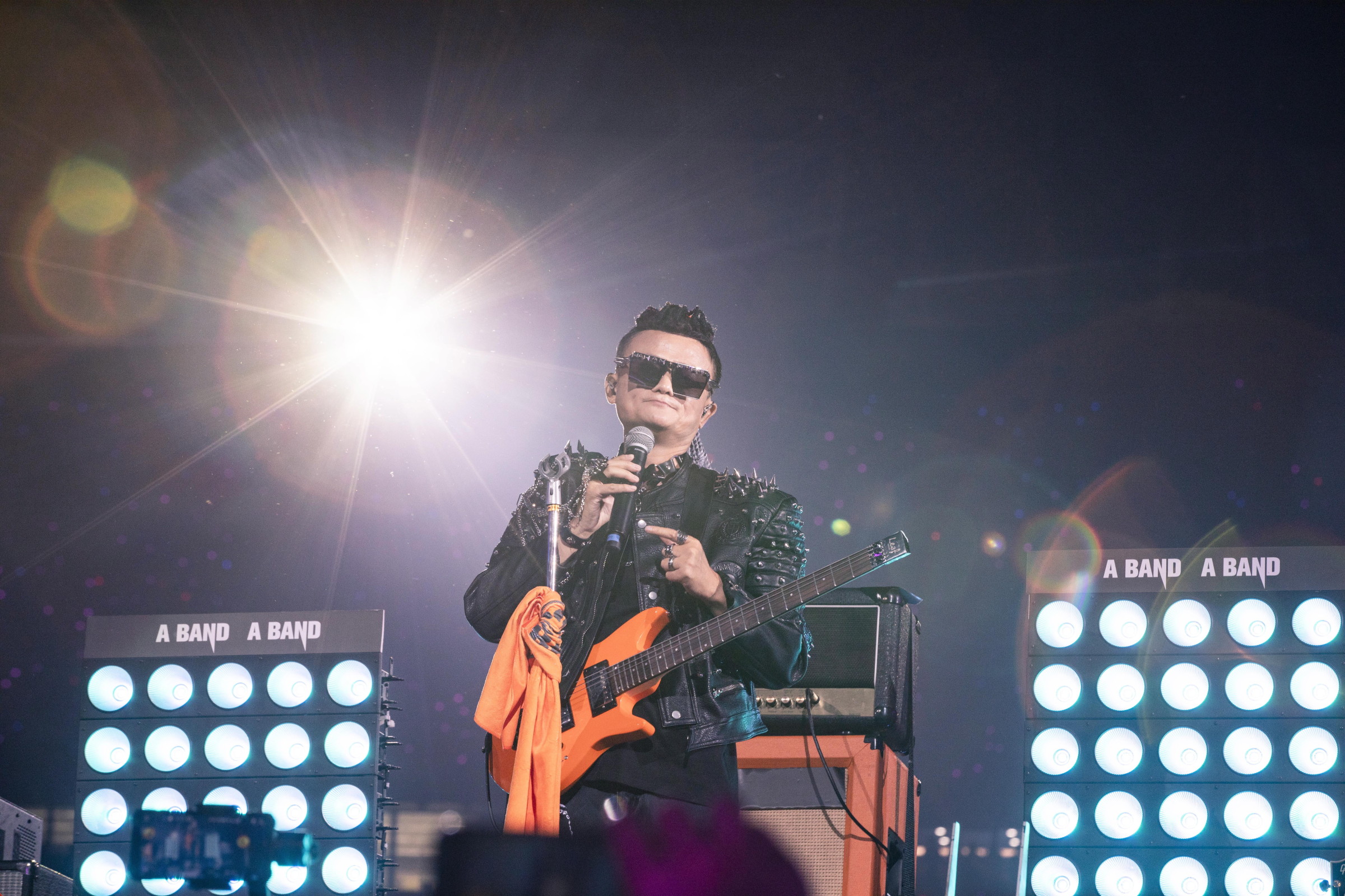 Jack Ma żegna się z Alibabą podczas rockowego koncertu