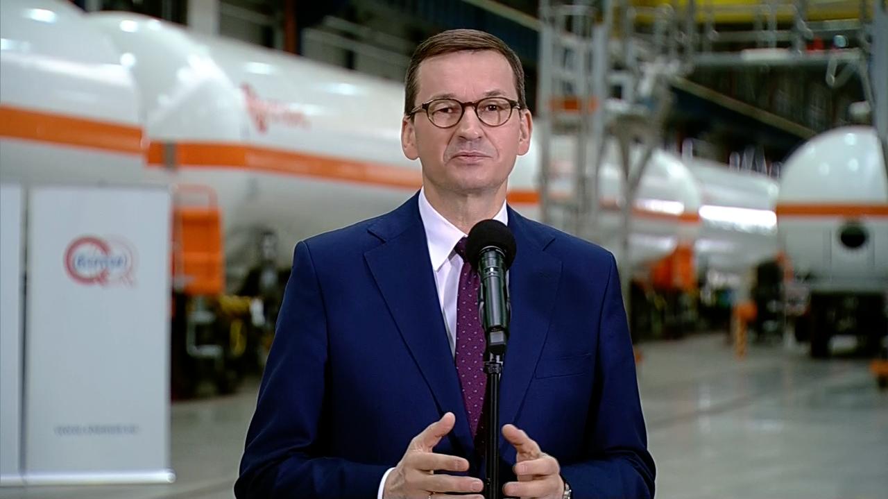 Koronawirus a gospodarka. Mateusz Morawiecki: wychodzimy z tej pandemii powoli, poobijani, ale niepokonani