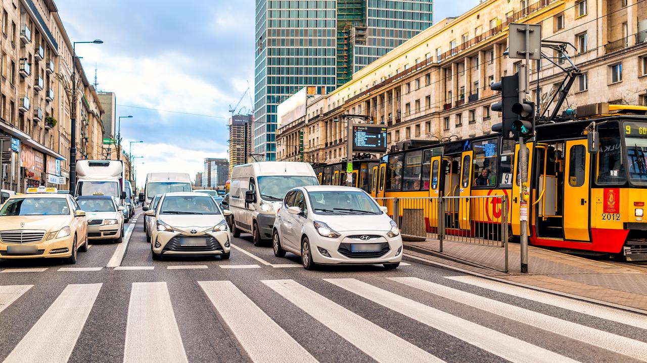 Przejścia dla pieszych - zmiany dla kierowców od 1 czerwca 2021, co się zmieni?