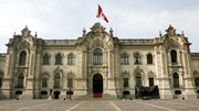 Crise institucional leva Presidente do Peru a propor antecipação de eleições para 2020 - Mundo