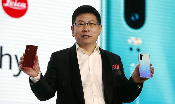 Huawei продолжит бизнес несмотря на санкции США
