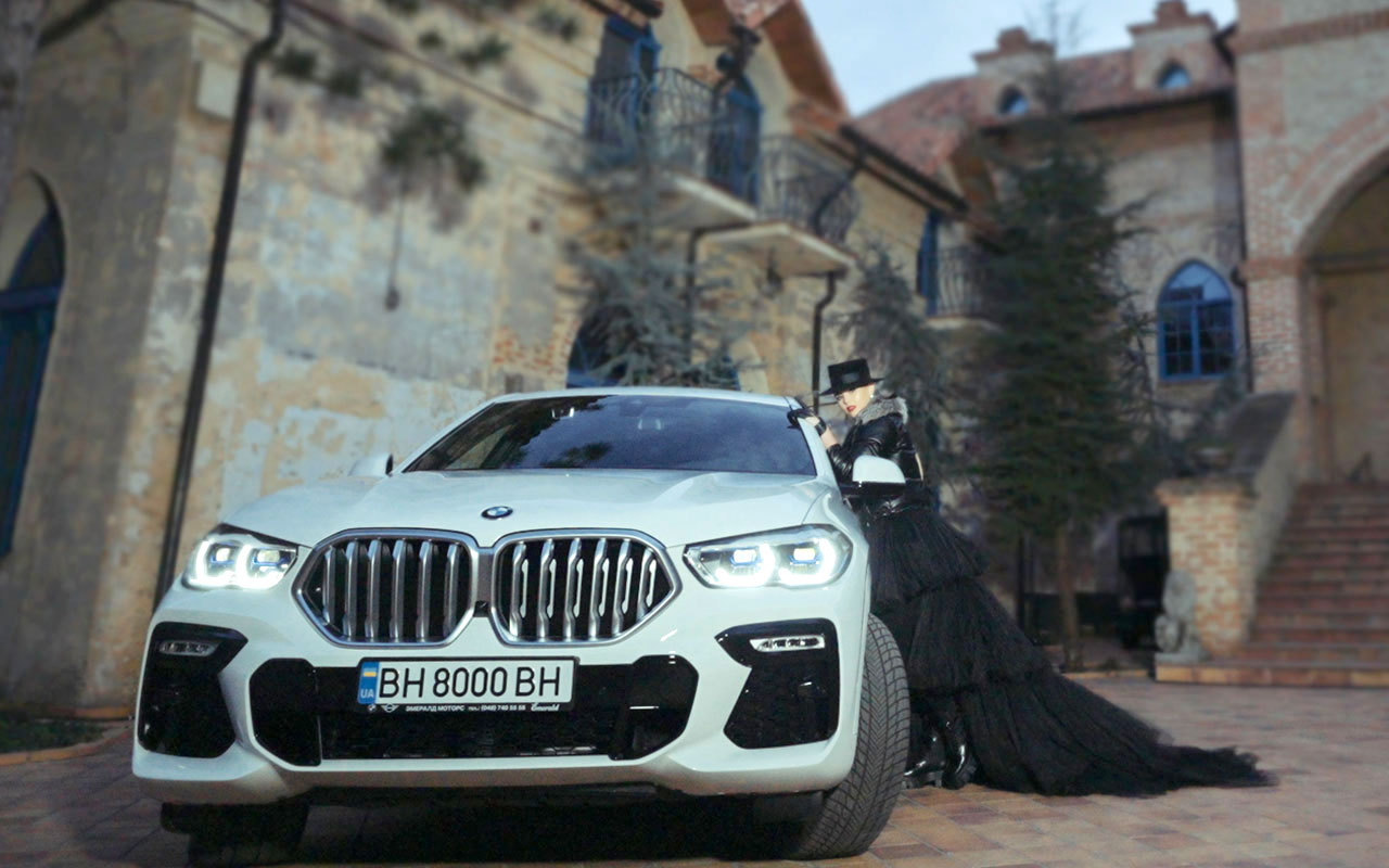 Эльвира Гаврилова сняла рекламный ролик BMW X6