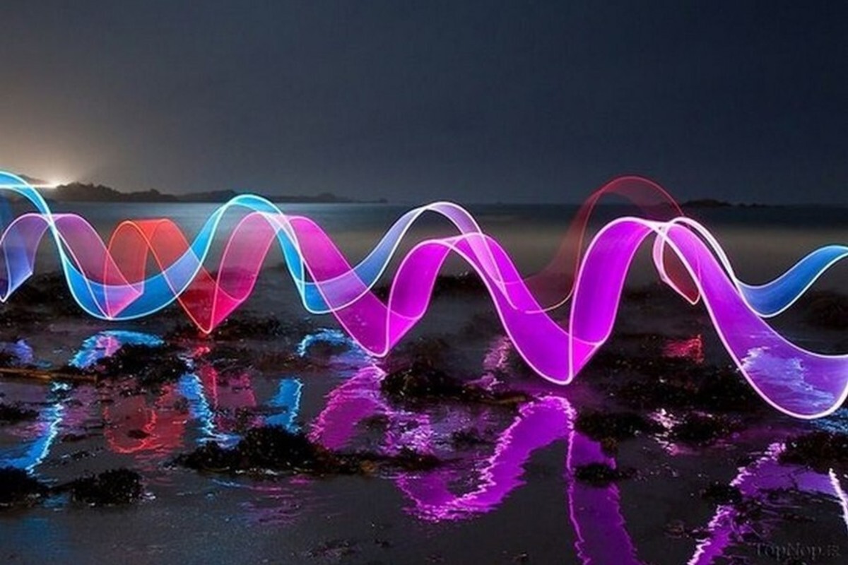 Неоновые волны. Световые волны. Светящаяся волна. Разноцветные волны.