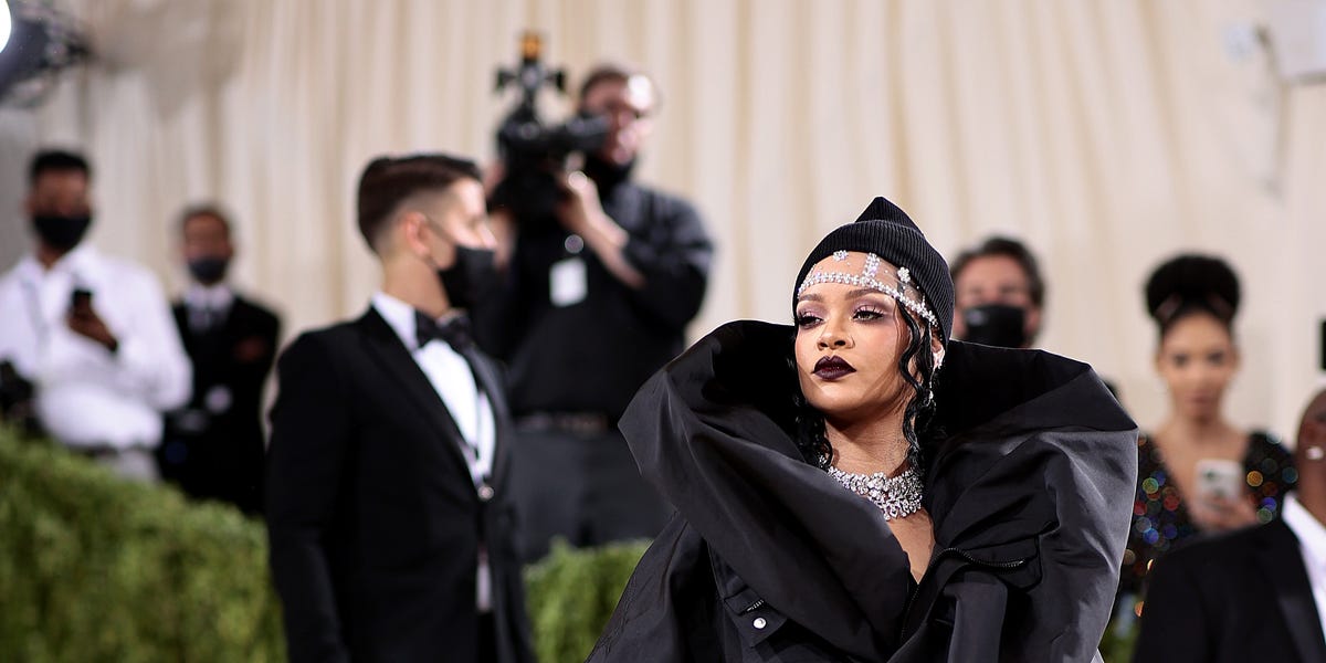 Духи Fenty наконец-то пополнились - обзор