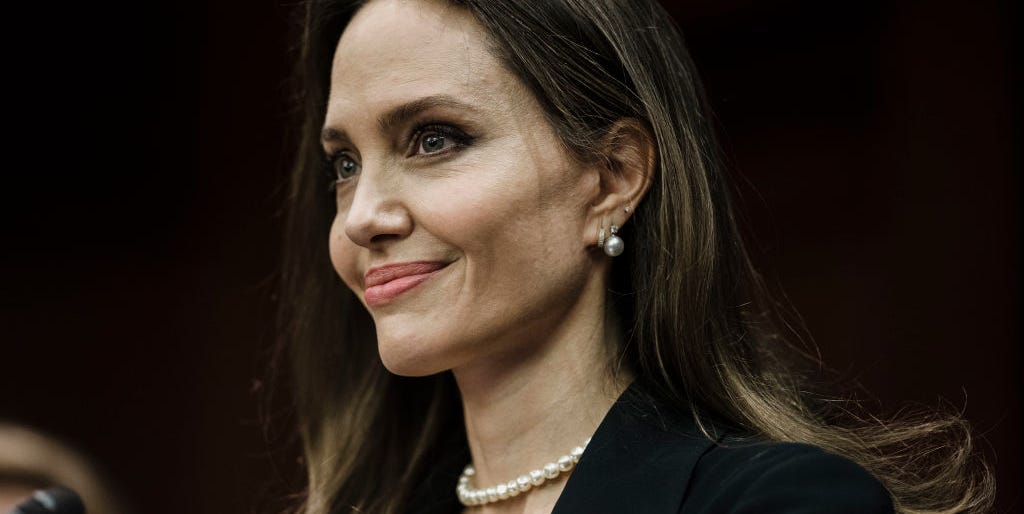 Анджелина Джоли неожиданно посетила Украину во время российского вторжения