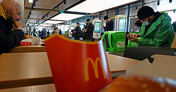 McDonald's уходит из Беларуси, рестораны будут работать под другим брендом