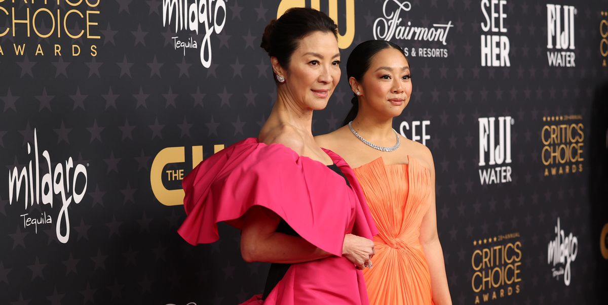 Лучшие платья знаменитостей на красной дорожке Critics Choice Awards 2023