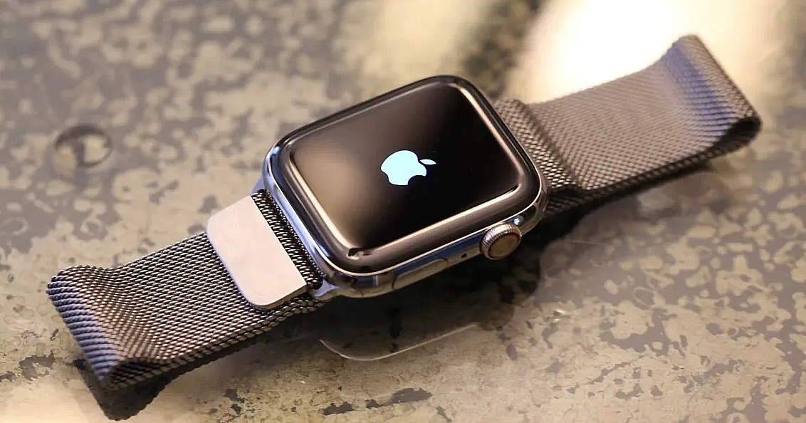 Apple запатентовала технологию, которая позволит добавить в Apple Watch видеокамеру
