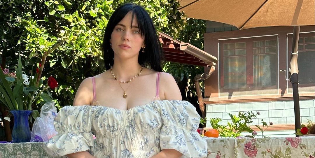 Билли Айлиш опубликовала фото с бойфрендом Джесси Резерфордом на Пасху 2023 года