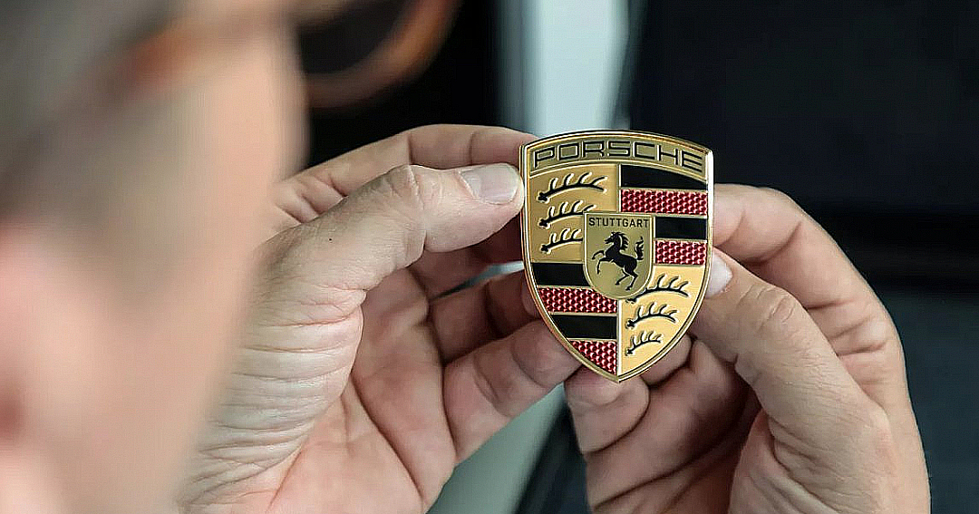 Porsche меняет логотип в честь 75-летия бренда