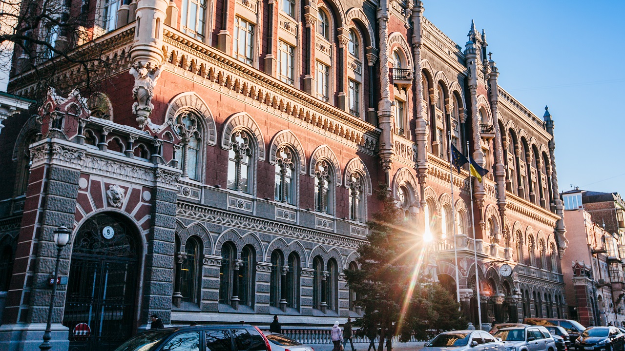 Нацбанк оставил учетную ставку на уровне 15,5% и прогнозирует снижение инфляции