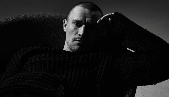 Тарас Цимбалюк заінтригував новою фотосесією