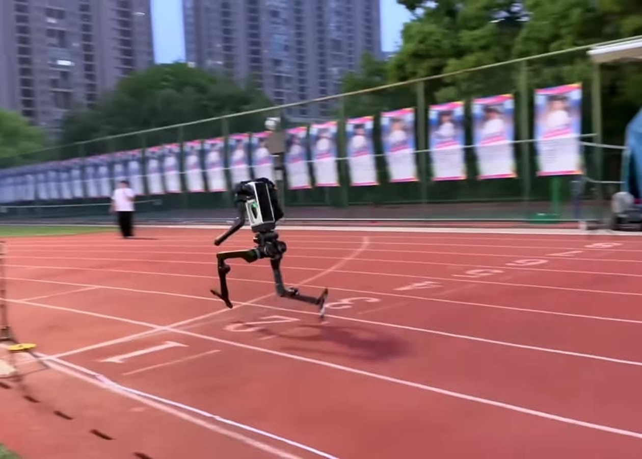 Китайский робот приблизился к рекорду скорости Усэйна Болта