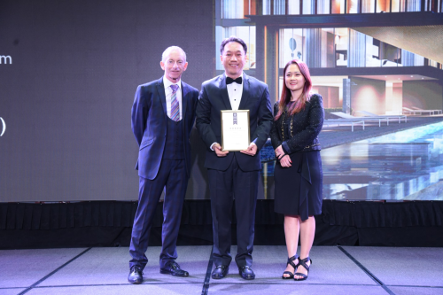 SonKim Land đạt 2 giải thưởng tại Lễ trao giải Bất động sản Châu Á Thái Bình Dương 2019với dự án The Galleria Residence - Huệ ơi, edit giúp chị nha, thanks em