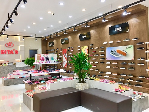 Không gian trưng bày hiện đại trong mỗi cửa hàng Bitas.