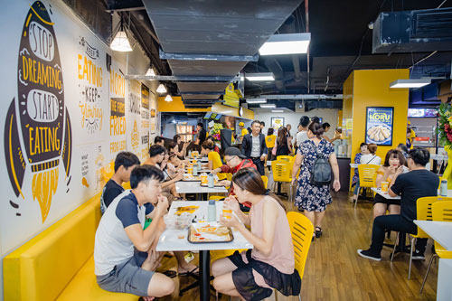 Đùi ếch rán Horu được làm từ nguyên liệu tươi sạch, quy trình chế biến chuẩn.