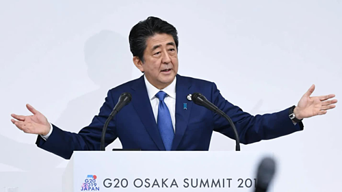 Thủ tướng Nhật Bản Shinzo Abe phát biểu tại cuộc họp báo ngày 29/6. Ảnh: Tomoki Mera