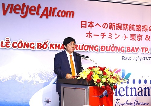Ông Nguyễn Thanh Hùng - Phó chủ tịch HĐQT Vietjet phát biểu công bố đường bay mới và đón chứng nhận thành viên Liên đoàn kinh tế Nhật Bản (Keidanren).