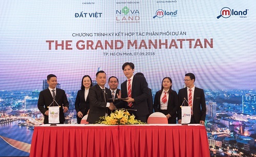 Lễ ký kết hợp tác phân phối dự án The Grand Manhattan giữa MLand Vietnam với chủ đầu tư và nhà phát triển dự án.