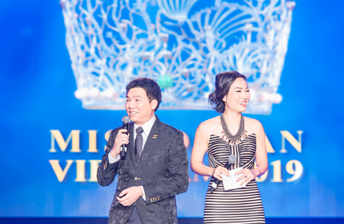 Đêm chung kết Miss Ocean Việt Nam 2019 kéo dài 90 phút qua phần dẫn dắt hài hước của 2 MC là luật sư Nguyễn Hoàng Dũng và Thùy Dương.