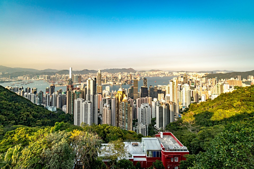 Một góc Hong Kong nhìn từ khu The Peak, là nơi ở của giới siêu giàu. Ảnh: Pixabay