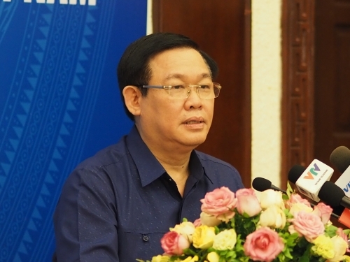 Phó thủ tướng Vương Đình Huệ tại buổi họp sơ kết 6 tháng đầu năm của Bộ Kế hoạch & Đầu tư. Ảnh: Minh Sơn