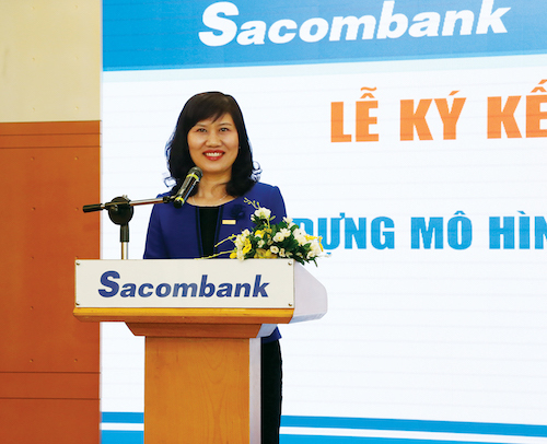 Bà Nguyễn Thị Kim Oanh - Giám đốc Khối Thị trường vốn và Ngoại hối Sacombank kiêm Giám đốc Dự án chia sẻ về lý do triển khai dự án.