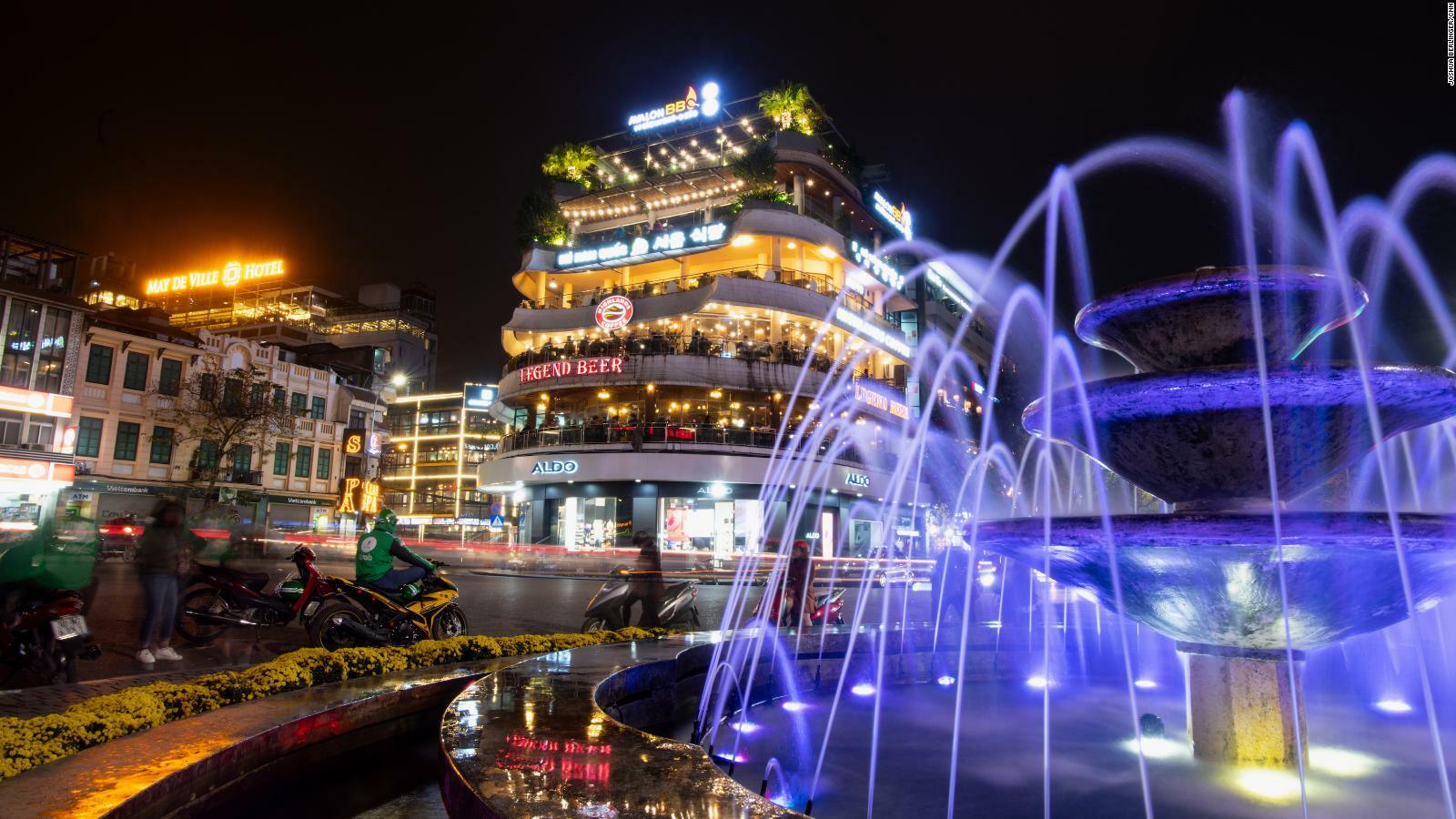 'Thắp sáng' kinh tế ban đêm tại Việt Nam