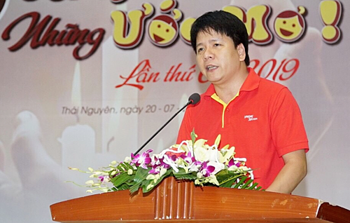 Giám đốc VP Miền Bắc - Chủ tịch Hội Liên hiệp Thanh niên Vietjet - Anh Dương Hoài Nam phát biểu tại chương trình