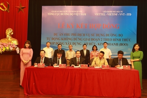 Lễ ký kết giữa Tổng Cục đường bộ Việt Nam và bốn doanh nghiệp.