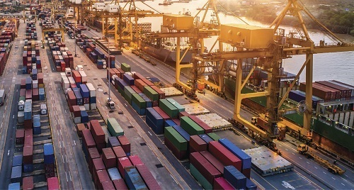 Hạ tầng phát triển kết nối các khu vực với cảng biển cùng nhu cầu an cư của người lao động, chuyên gia đang thúc đẩy thị trường bất động sản Bà Rịa - Vũng Tàu.