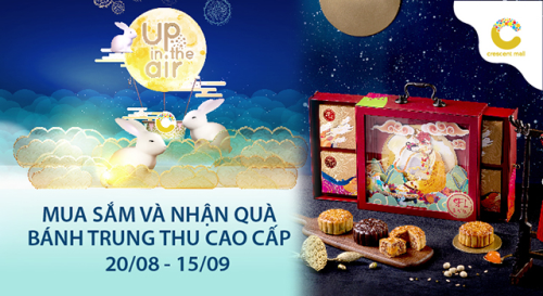 Hộp bánh trung thu dành cho khách hàng mua sắm tại Crescent Mall.