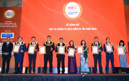 Đại diện các doanh nghiệp bảo hiểm nhân thọ vào top 10.