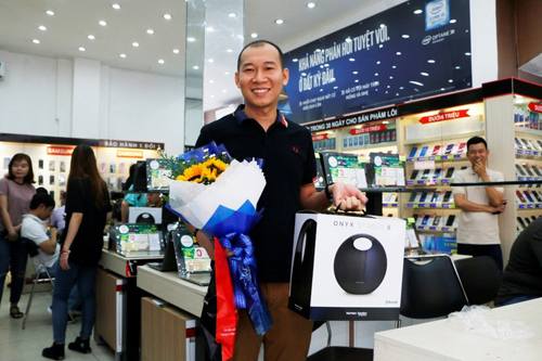Ngay hôm nay, khách hàng đã có thể sở hữu bộ đôi Galaxy Note10/10+ tại FPT Shop. Ảnh: FPT Shop.