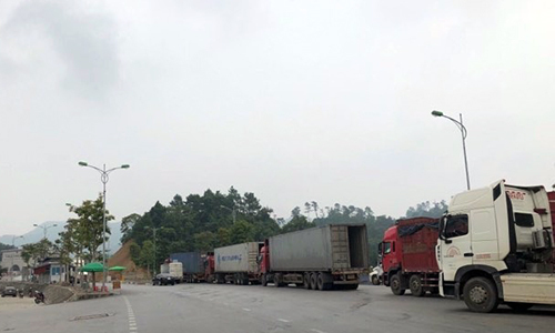 Khu vực cửa khẩu Hữu Nghị chiều 26/8 không còn tình trạng ùn tắc hàng hóa. Ảnh: HQLS