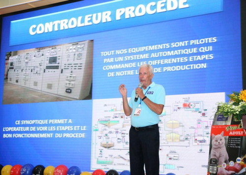 Ông Robert Tournadre phát biểu tại hội thảo.