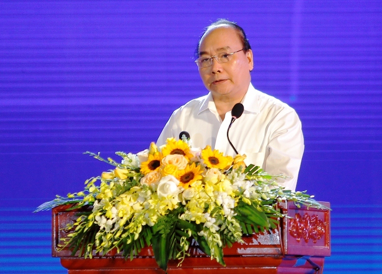 Thủ tướng Nguyễn Xuân Phúc yêu cầu xây dựng quy hoạch vùng để phát triển kinh tế miền Trung, tại hội nghị ngày 20/8, ở Quy Nhơn. Ảnh: Nguyễn Dũng.