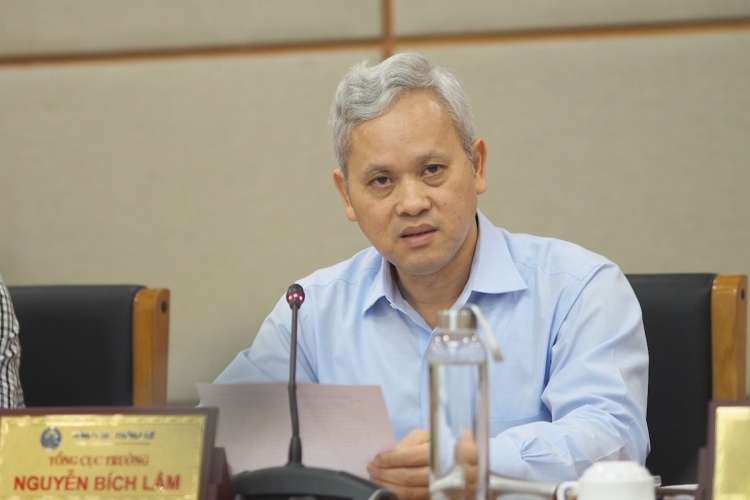 Ông Nguyễn Bích Lâm, Tổng cục trưởng Thống kê trong họp báo sáng nay (16/8). Ảnh: Minh Sơn