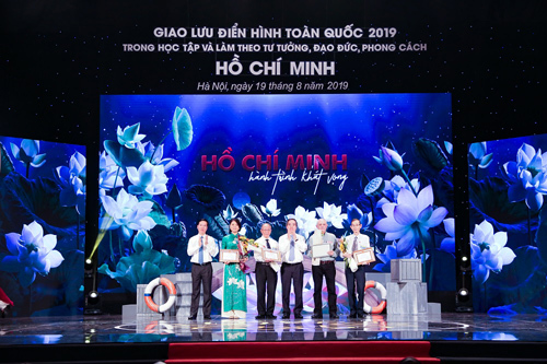 Ý nghĩa của chương trình giao lưu nghệ thuật tôn vinh điển hình tiên tiến
