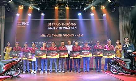 Food Empire Việt Nam thưởng xe máy cho nhân viên