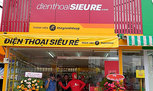 Cửa hàng điện thoại siêu rẻ của Thế Giới Di Động tại Phạm Văn Chiêu (Gò Vấp). Ảnh: Thi Hà