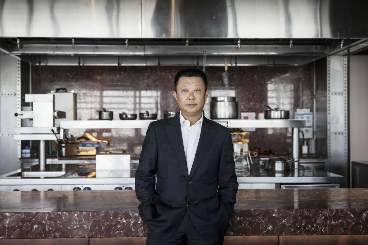 Tỷ phú lẩu Trung Quốc thành người giàu nhất Singapore