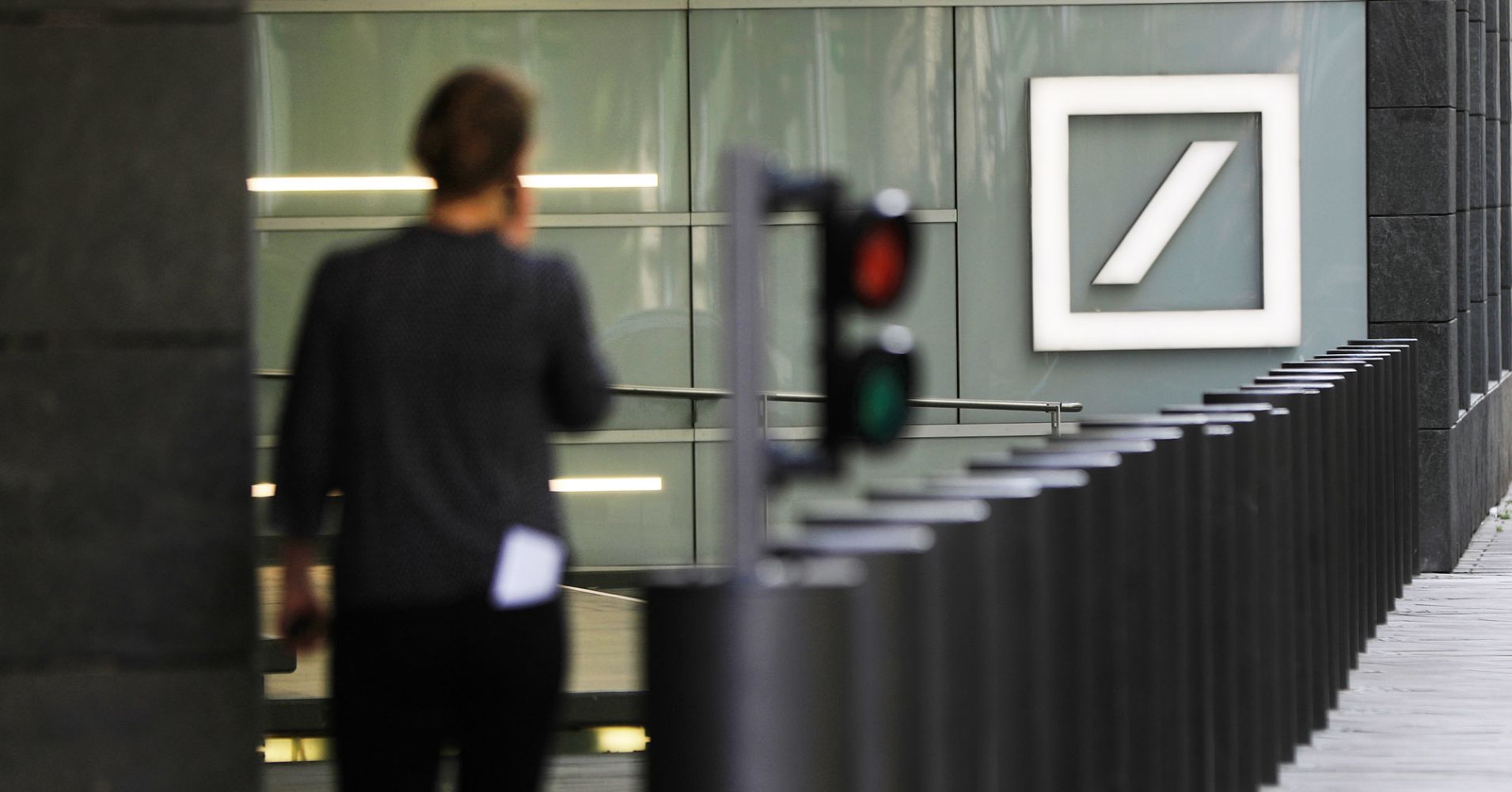 Deutsche Bank shares slip amid $20 billion Russian money-laundering allegations