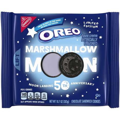 Moon Landing-Honoring Cookies : Marshmallow Moon Oreos