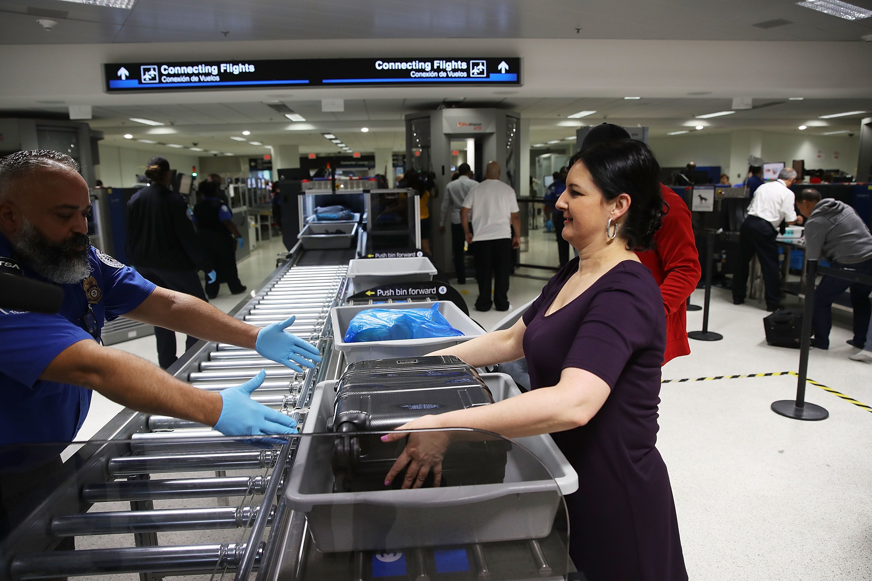 Travelers left close to $1 million at TSA airport checkpoints last year